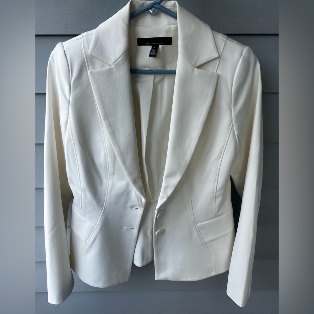 NWOT White House Black Market ecru Signature Blazer, size 6